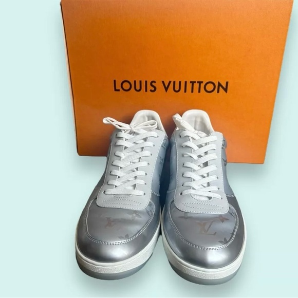 LOUIS VUITTON Rivoli low top leather sneakers Men size 8.5 with box. - Picture 1 of 11